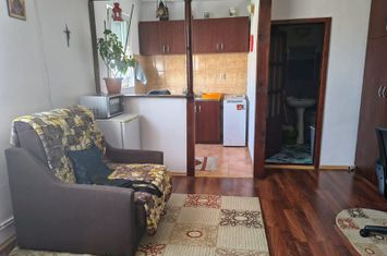 Garsonieră, 25 mp, Corneliu Coposu. 55 000 E (neg). Comision 0 anunturi imobiliare Bihor