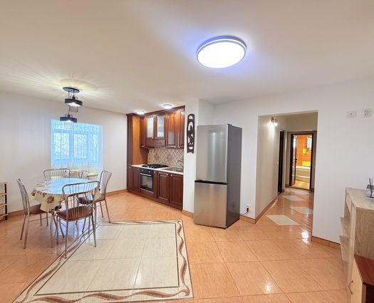 Apartament 3 camere Nicolina, 65 mp