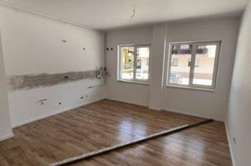 Apartament 3 camere de vanzare FLORESTI - Cluj anunturi imobiliare Cluj