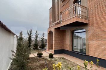 Casă - 4 camere de vanzare AEROPORT - Dolj anunturi imobiliare Dolj