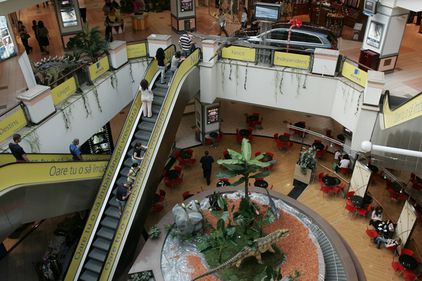 Cum vor arăta mallurile în 2020: preţuri negociabile şi plăţi cu telefonul mobil