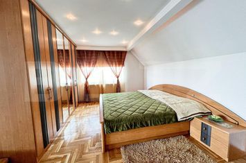 Vilă - 8 camere de vanzare CODLEA - Brasov anunturi imobiliare Brasov