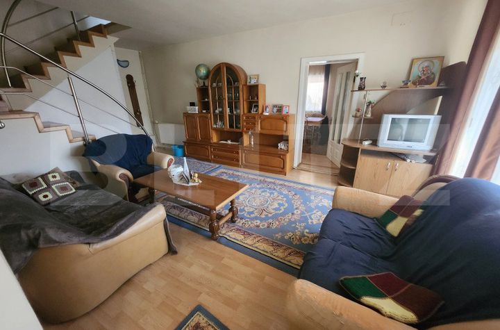 Casă - 7 camere de vanzare ALBA IULIA - Alba anunturi imobiliare Alba