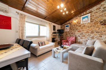 Casă individuală 113 mp, teren 425 mp în Zarkadia anunturi imobiliare Grecia