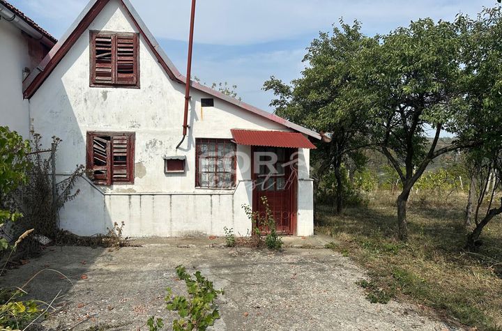 Teren intravilan de vanzare 1665 mp, front 38m, strada Piatra Craiului anunturi imobiliare Bihor