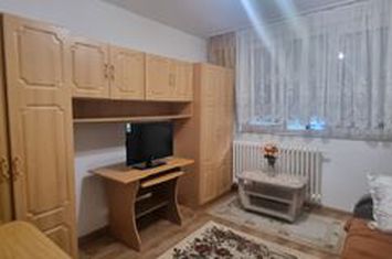 Chirie, garsonieră, mobilată, utilată, parter Blv Dacia. 250 Euro/lună anunturi imobiliare Bihor