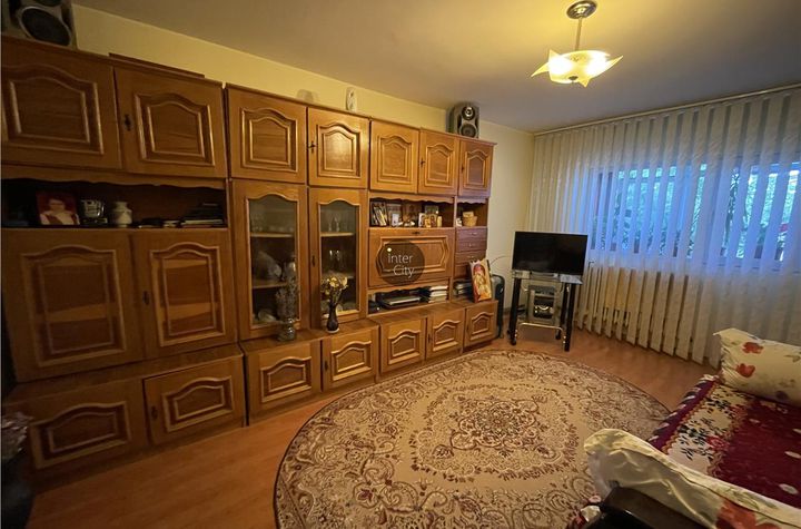 Apartament 3 camere de vanzare METALURGIE - Iasi anunturi imobiliare Iasi