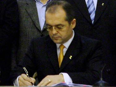 Boc a semnat legea Prima Casă 2 ca primarul