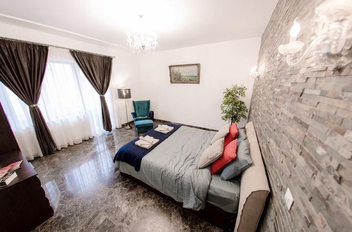 Universitate apartament 5 camere 220 mp de inchiriat anunturi imobiliare Bucuresti