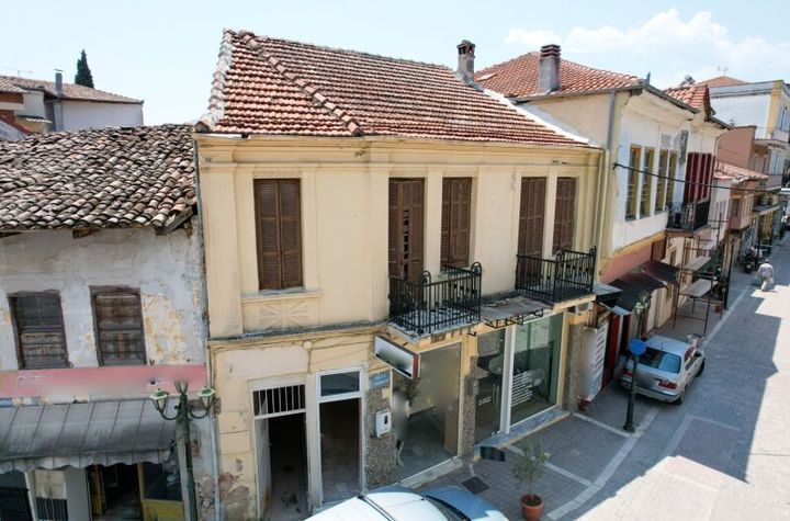 Clădire mixtă 131 mp în centrul Prosotsani anunturi imobiliare Grecia