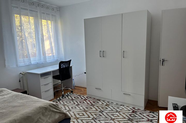Apartament 3 camere de vanzare CORNISA - Mures anunturi imobiliare Mures