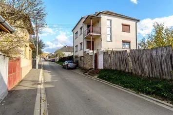 Casă din cărămidă cu 8 camere – zonă liniștită, LIPOVA anunturi imobiliare Arad