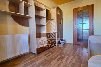 Apartament decomandat 3 camere, zona Miorita anunturi imobiliare Arad