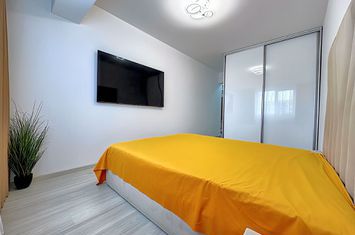 3 camere decomandat bucatarie inchisa 79mp Grand Arena parcare inclusa anunturi imobiliare Bucuresti