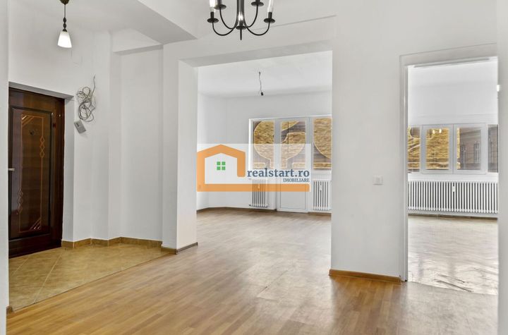 Apartament 4 camere de vanzare UNIVERSITATE - Bucuresti anunturi imobiliare Bucuresti