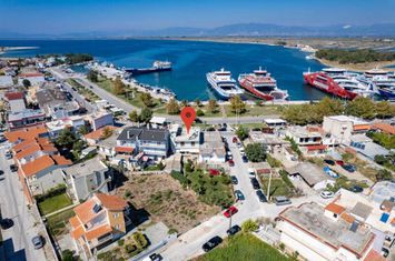 Clădire cu 2 apartamente și magazin în Keramoti anunturi imobiliare Grecia