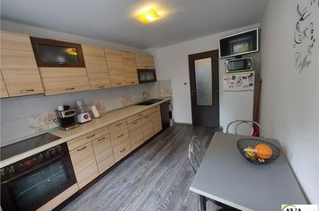 Apartament 3 camere de vanzare NORD - Bacau anunturi imobiliare Bacau