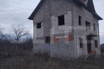 Vilă - 5 camere de vanzare TARGOVISTE - Dambovita anunturi imobiliare Dambovita