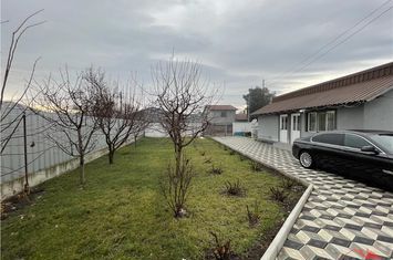 Casă - 4 camere de vanzare VANATORI - Vrancea anunturi imobiliare Vrancea