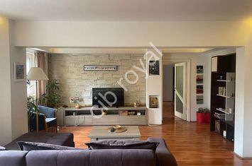 Inchiriez apartament 2 camere (transformat din 4 cam.) zona Timpuri Noi-Tineretului, Calea Vacaresti,renovat, la 8 minute metrou Timpuri Noi. anunturi imobiliare Bucuresti