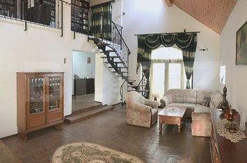 Casă - 8 camere de vanzare LUCIENI - Dambovita anunturi imobiliare Dambovita