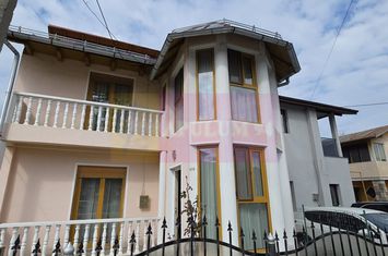 Casa de vanzare cu 3 camere in Poiana Campina anunturi imobiliare Prahova