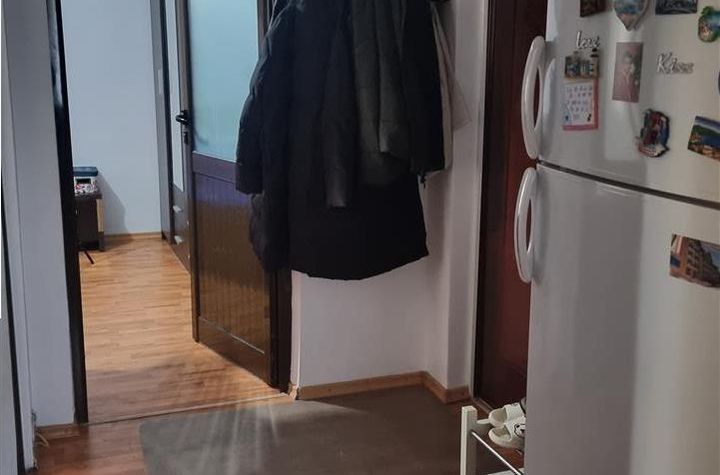 Apartament 3 camere de vanzare OSTROVENI - Valcea anunturi imobiliare Valcea