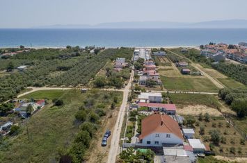 Casă 372 mp pe 3 niveluri în Paralia Ofriniou anunturi imobiliare Grecia