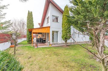 Casă spațioasă pentru familie în Hărman: 5 camere, 670 mp teren anunturi imobiliare Brasov