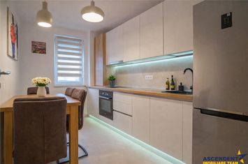 Apartament 2 camere de vanzare TRACTORUL - Brasov anunturi imobiliare Brasov