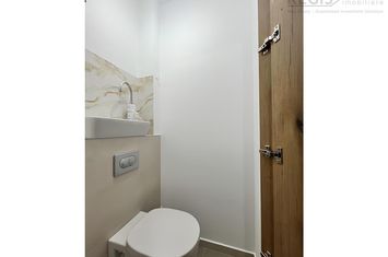 Spațiu comercial de inchiriat ASTRA - Brasov anunturi imobiliare Brasov