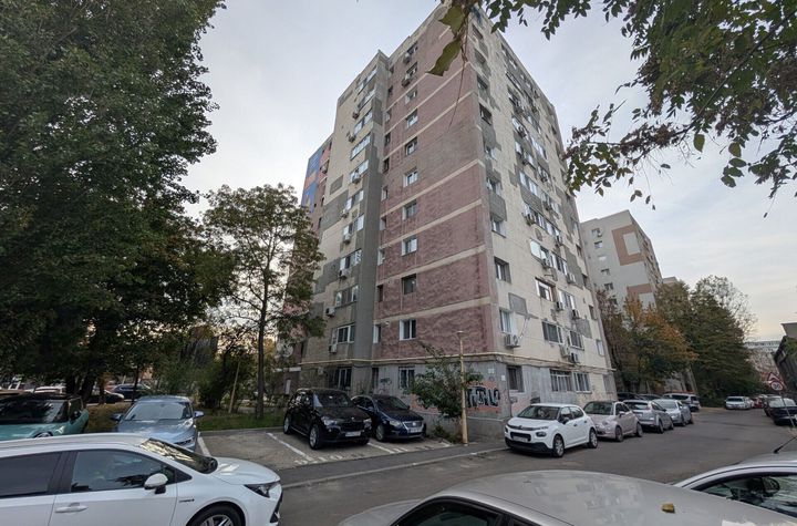 3 Camere Giulești, 60mp, Vedere Panoramică, Total de Renovat anunturi imobiliare Bucuresti