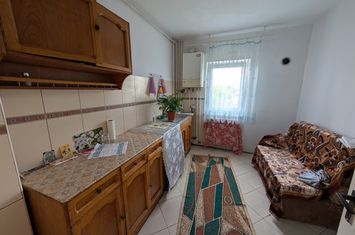 Apartament 3 camere de vanzare ULTRACENTRAL - Bacau anunturi imobiliare Bacau