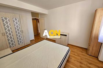 Penthouse ultracentral pe două niveluri, panouri solare, terasă, boxă anunturi imobiliare Alba