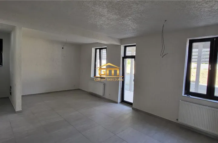 Casă - 4 camere de vanzare VLADESTI - Valcea anunturi imobiliare Valcea