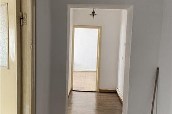 Apartament 3 camere de vanzare GARA - Vrancea anunturi imobiliare Vrancea