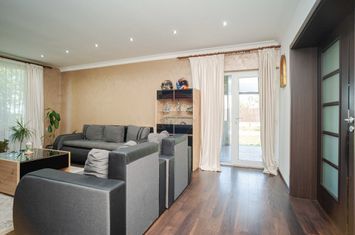 Casa / Vila 5 camere in Vorovesti anunturi imobiliare Iasi