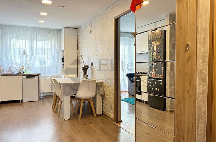 Apartament cu 3 camere de vanzare in Rogerius, Oradea anunturi imobiliare Bihor
