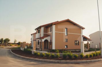 Vilă - 5 camere de vanzare SACALAZ - Timis anunturi imobiliare Timis