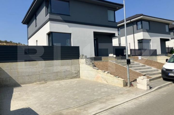 Casă - 4 camere de vanzare CORUSU - Cluj anunturi imobiliare Cluj