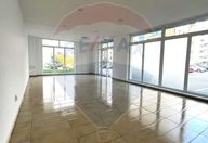 800 €, Spațiu comercial