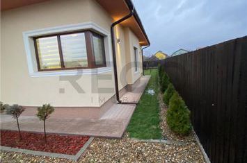 Casă - 3 camere de vanzare NUFARUL - Bihor anunturi imobiliare Bihor