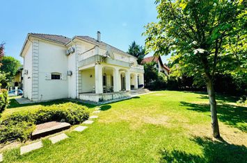 The villa is located in a complex in the Iancu Nicolae area anunturi imobiliare Bucuresti