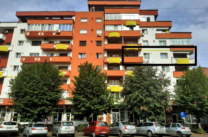 Apartament 4 camere de vanzare DECEBAL - Hunedoara anunturi imobiliare Hunedoara