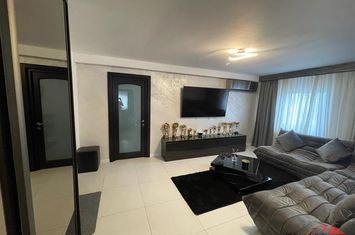 Apartament 3 camere de vanzare CENTRAL - Vrancea anunturi imobiliare Vrancea