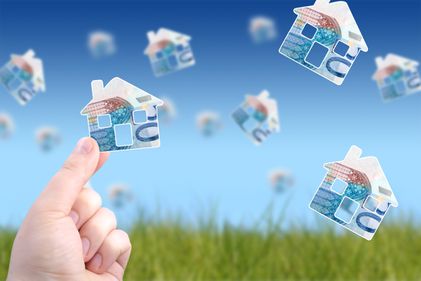 Piața imobiliară poate transforma economiile mici în afaceri profitabile