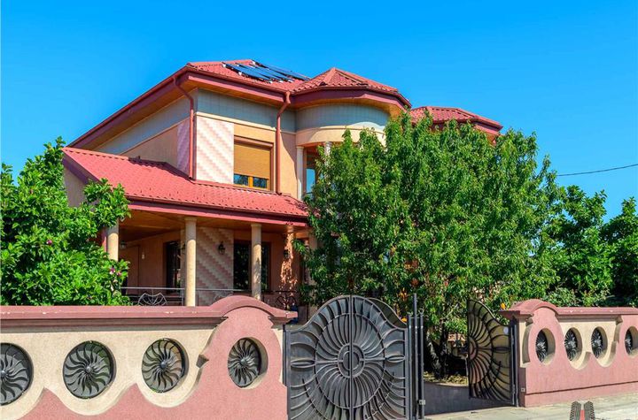 Vilă - 11 camere de inchiriat PANTELIMON - Bucuresti anunturi imobiliare Bucuresti