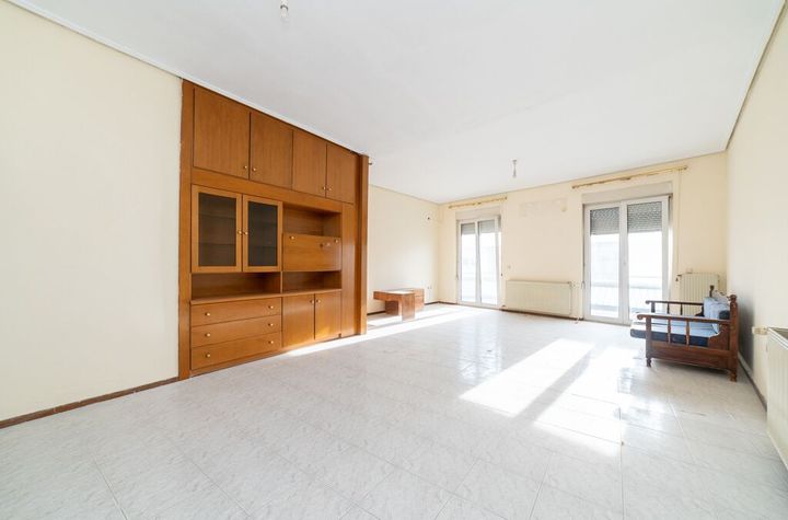 Apartament 2 camere, 100 mp, centru Chrysoupoli anunturi imobiliare Grecia