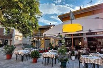 Restaurant de familie în centrul Limenas, Thassos anunturi imobiliare Grecia