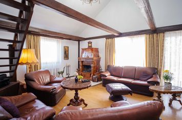 Casă / Vilă spatioasa cu teren in zona centrala Sararie anunturi imobiliare Iasi